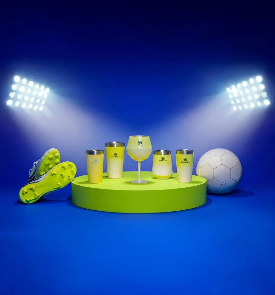 Os itens da linha Stanley Copa do Mundo 2026 alinhados.