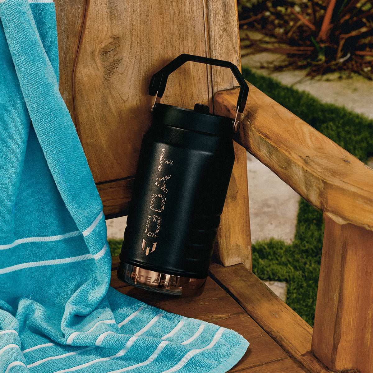 Jug Térmica Flip Straw Messi Black Stanley | 1.9L