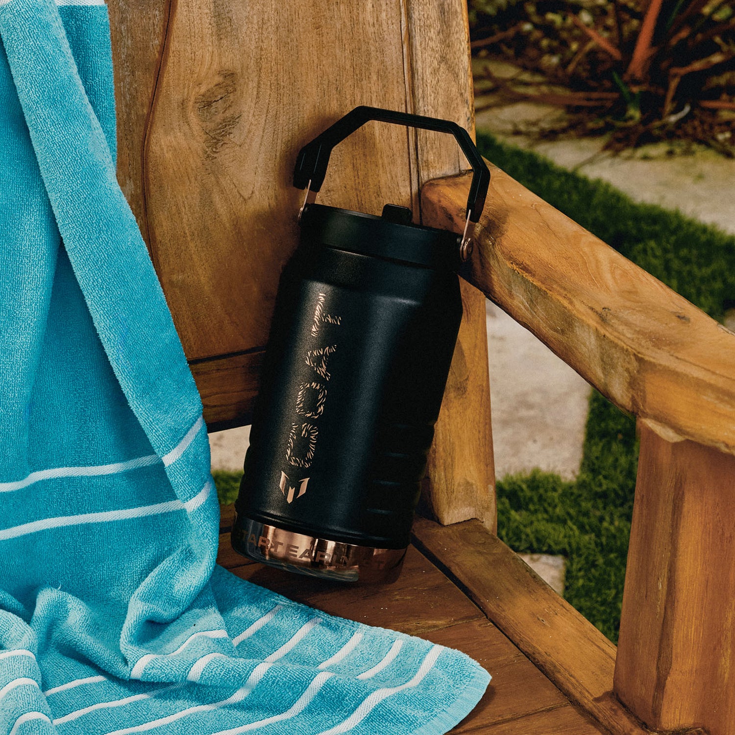 Stanley 1913 Jug Térmica Flip Straw Messi Black Stanley 1.9L  | View 7