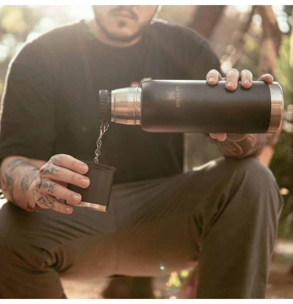 Garrafa Térmica Adventure 2.0 Stanley Matte Black | 1L Garrafa Térmica Adventure 2.0 Stanley Matte Black | 1L