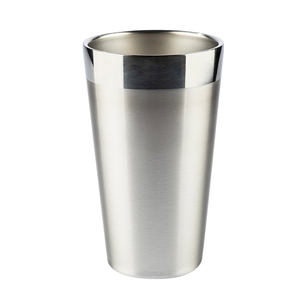 Copo térmico de aço inox escovado com borda superior escura.
