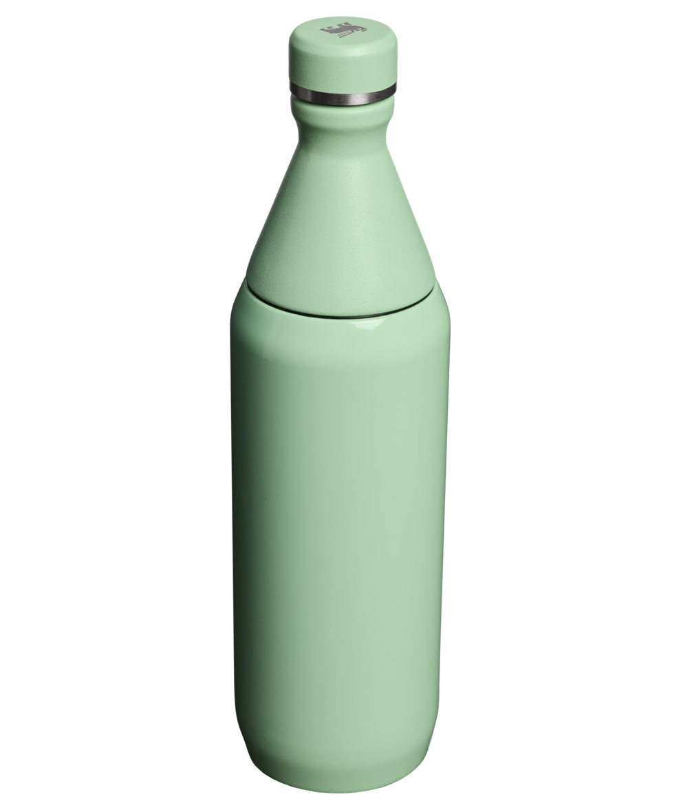 Stanley 1913 Garrafa Térmica Slim Bottle Pistachio 591ml