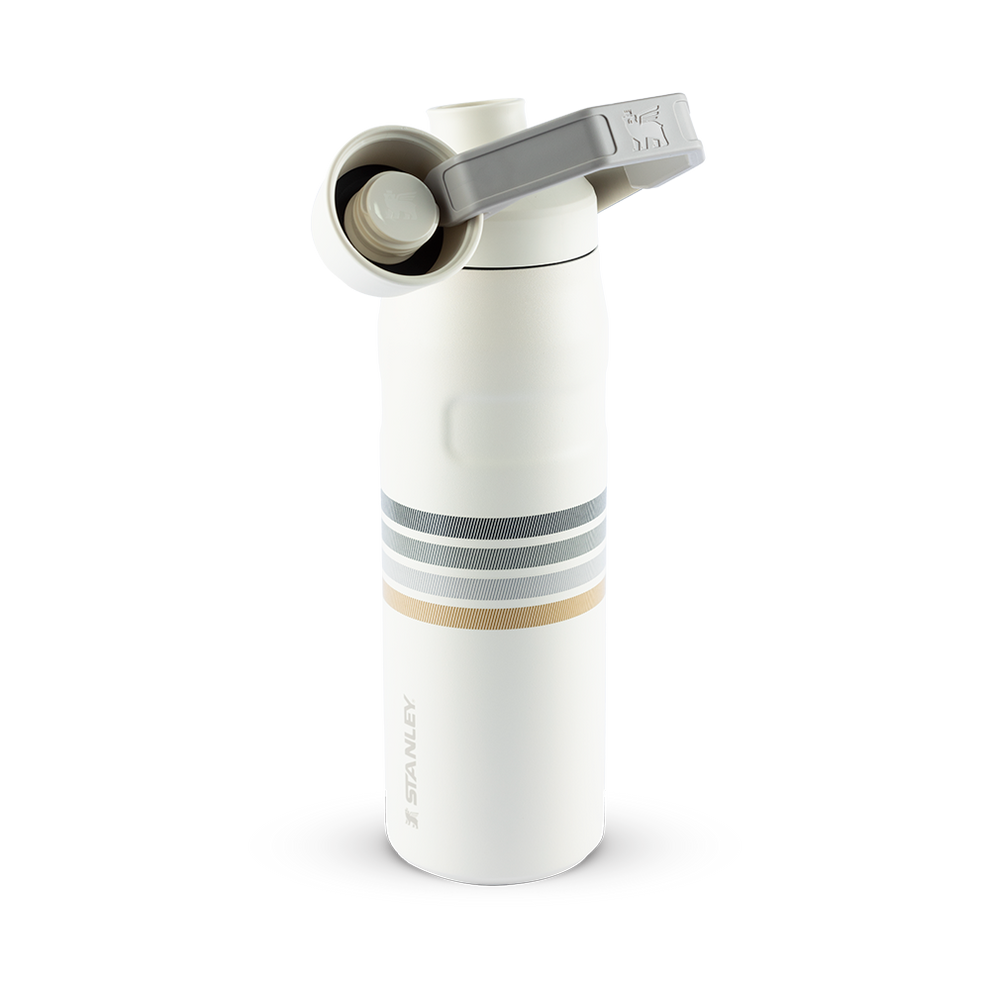 Stanley 1913 Garrafa Térmica Aerolight Fast Flow Varsity Cream Ash Stripes 710ml