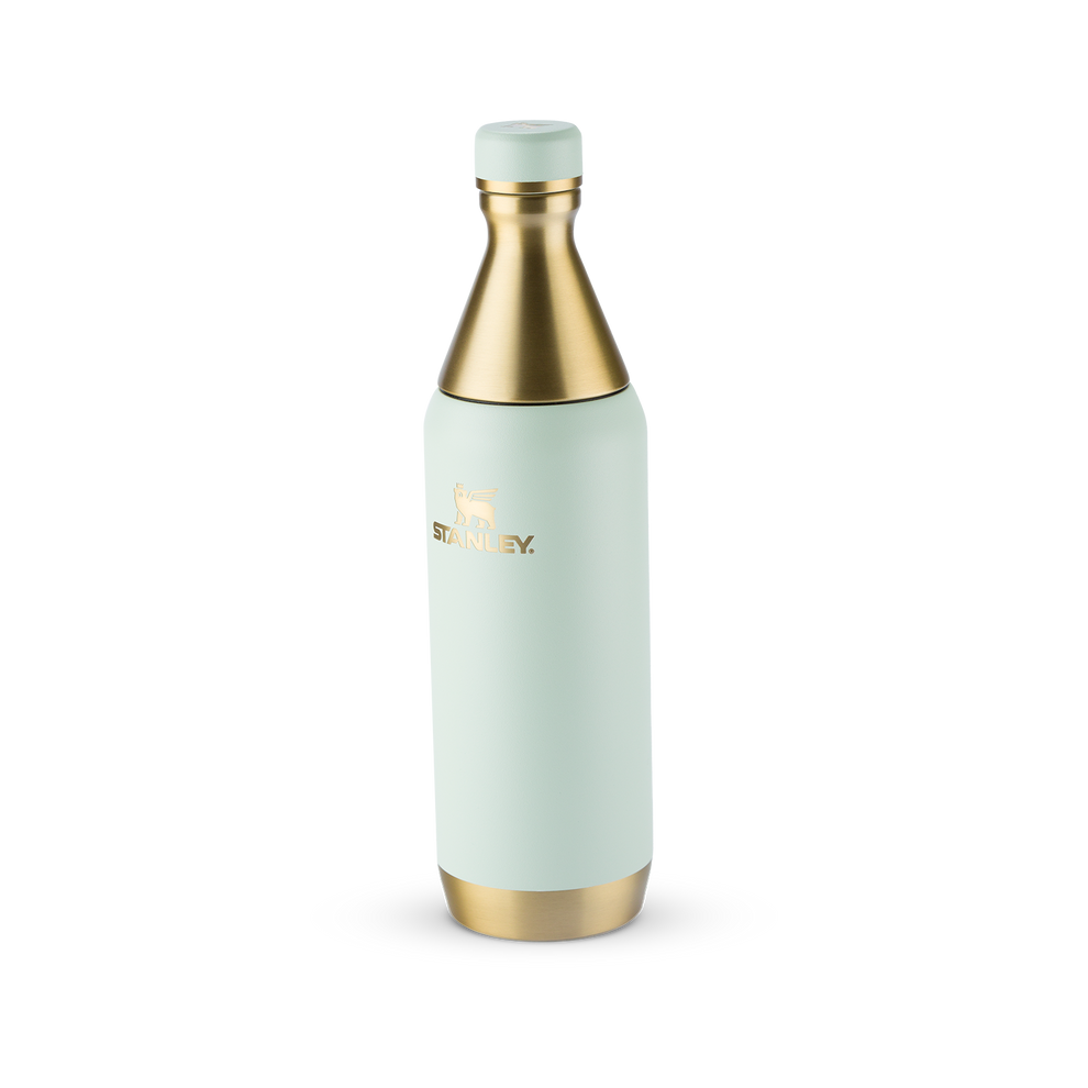 Stanley 1913 Garrafa Térmica Slim Bottle Gilded Celadon 591ml