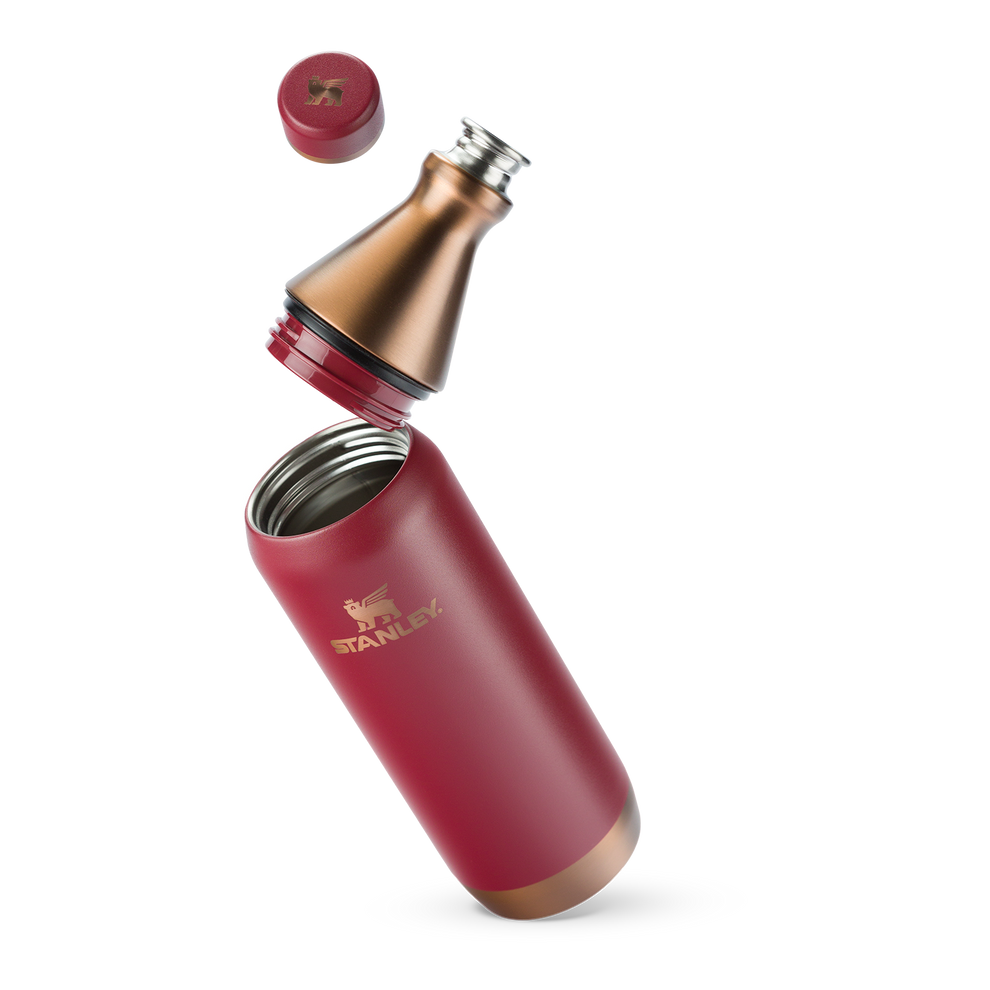 Stanley 1913 Garrafa Térmica Slim Bottle Gilded Pomegranate 591ml
